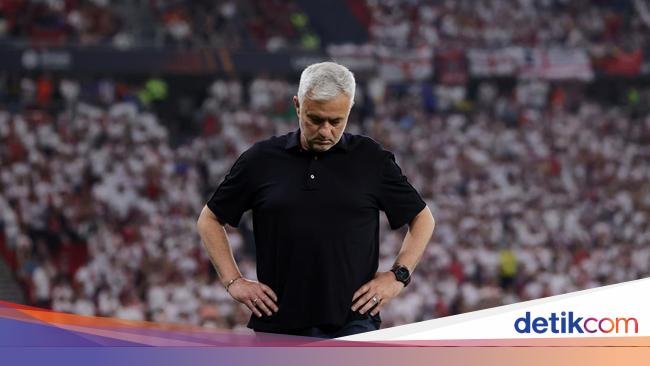 Roma Dihajar Genoa, Mourinho: Ini Terburuk!