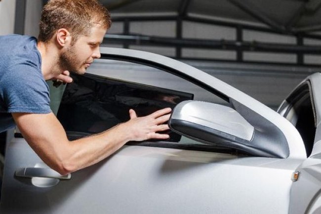 Cuaca Panas Bikin Gerah, Saatnya Cek Kualitas Kaca Film Mobil