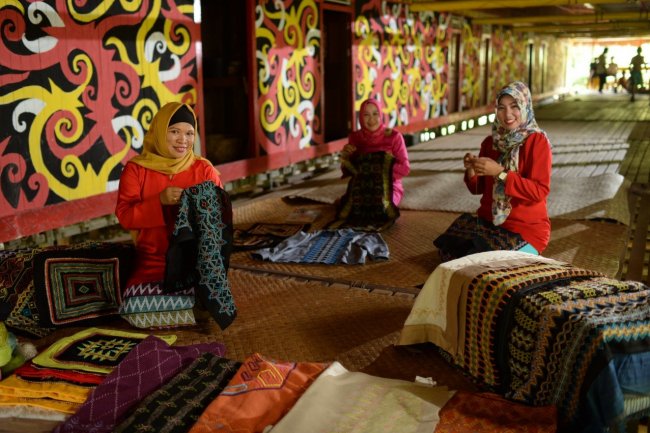 Hari Batik Nasional, MIND ID Ungkap Sederet UMKM Binaan yang Go Internasional