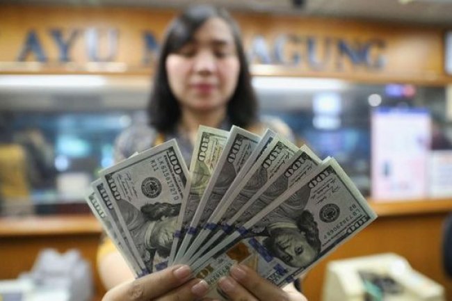 Rupiah Betah di Rp15.600, Harga Pangan-Obat Bisa Meroket