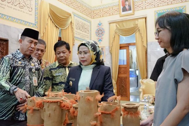 Ingin Tembus Pasar Internasional, Milenial Kabupaten Serang Dilatih Buat Gerabah oleh Alumni ITB