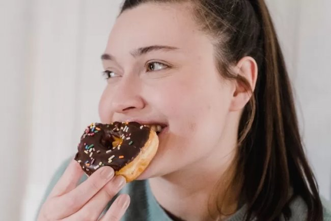 Tahan Godaan Ngemil Saat Datang Bulan di Kala Diet dengan Tips Jitu Berikut Ini, Haid Teratur BB Tetap Turun