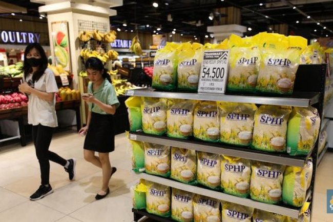 98% Warga RI Makan Beras, Harga Mahal-Bikin Miskin Tetap Beli