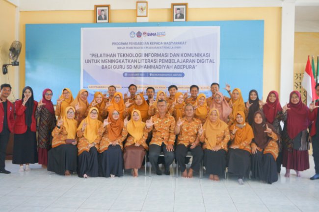 Tingkatkan Literasi Digital Guru, Dosen UM Papua Gelar Pelatihan Teknologi Informasi dan Komunikasi