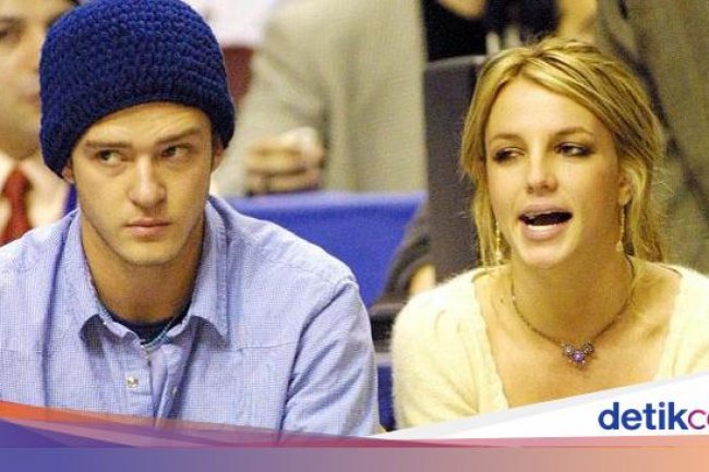 Britney Spears Diputusin Justin Timberlake Lewat SMS Setelah Ngaku Selingkuh