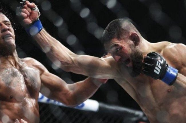 LIVE Mola TV! Link Streaming UFC 294 Hari Ini, Islam Makhachev vs Volkanovski dan Chimaev vs Usman