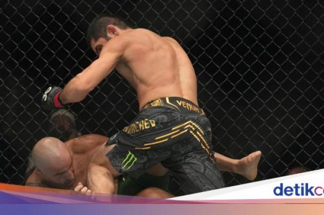 Hasil UFC 294: Makhachev Bikin KO Volkanovski, Chimaev Atasi Usman