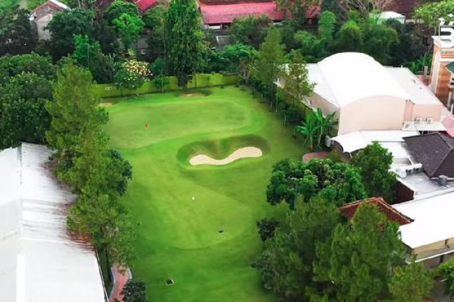 5 Potret Rumah Mewah Pesohor Indonesia Bak Resor, Milik Ovi Dian Ada Lapangan Golf