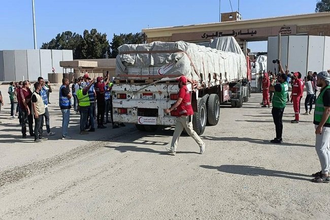 Pengiriman Bantuan Gelombang Kedua Memasuki Gaza di Tengah Serangan Israel