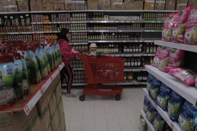 Nasib Orang RI Kini: Gaji Tetap, Jajan Naik, Utang Menumpuk