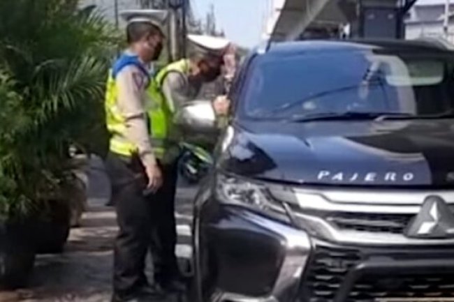 Warganet Ungkap Cara Polisi Tahu Pelat Nomor Palsu