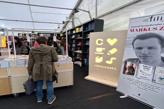 Penulis di Balik Film The Book Thief Meriahkan Festival Internasional Sastra dan Terjemahan di Romania