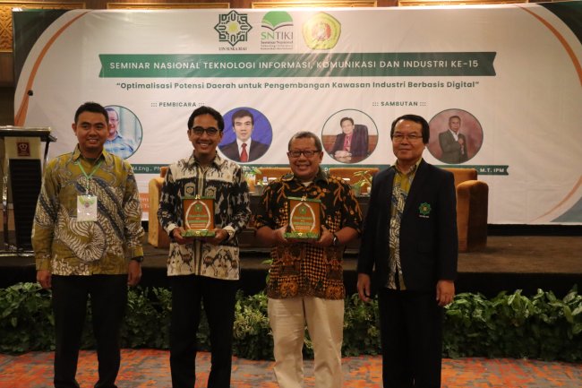 Seminar Nasional Teknologi Informasi, Komunikasi dan Industri Ke-15