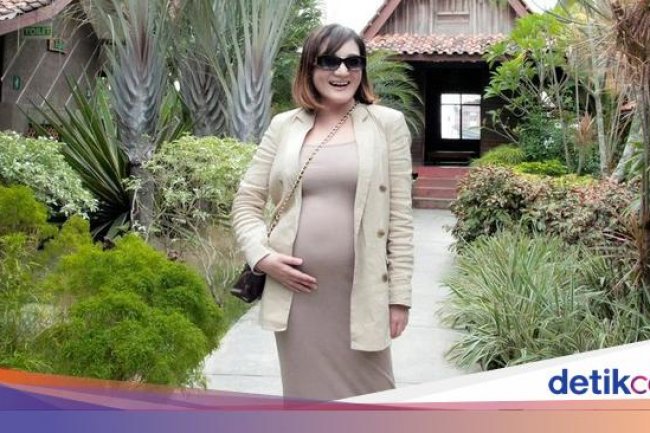 Kiki Amalia Bahagia Bukan Main dan Tak Sangka Hamil di Usia 41 Tahun