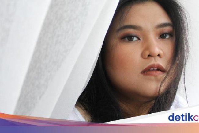 Shena Malsiana Meninggal Dunia, Rossa Nggak Bisa Berhenti Menangis