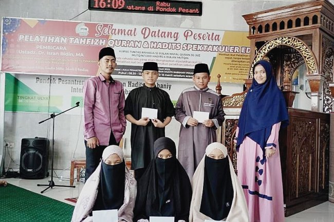 Pesantren Tahfizh Quran Hadits Rabbaniy Internasional Gelar Acara Puncak Maulid Nabi