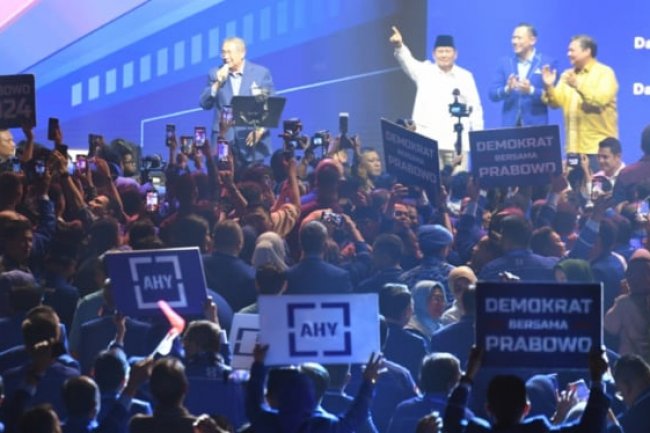 AHY 'Batal' Jadi Menteri Jokowi, Rocky Gerung: SBY Sedang Bermain Taktik