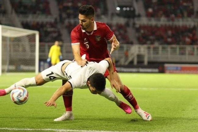 Media Vietnam Marah Sandy Walsh Sebut Ingin Sikut Van Hau