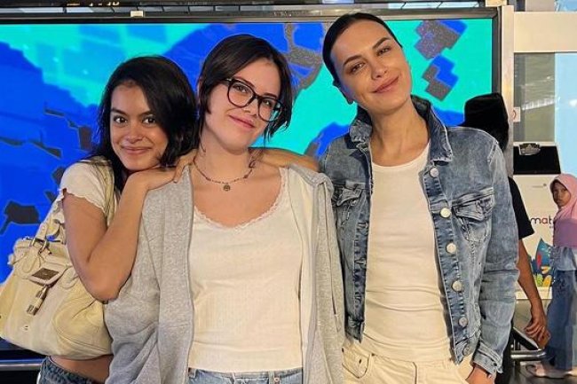 7 Potret Terbaru Manuella Anak Sophia Latjuba yang Sudah Dewasa & Kuliah di Jerman