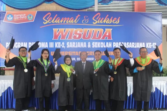 Siapkan Alumni Berdaya Saing Internasional, Unipma Wisuda 1.055 Mahasiswa