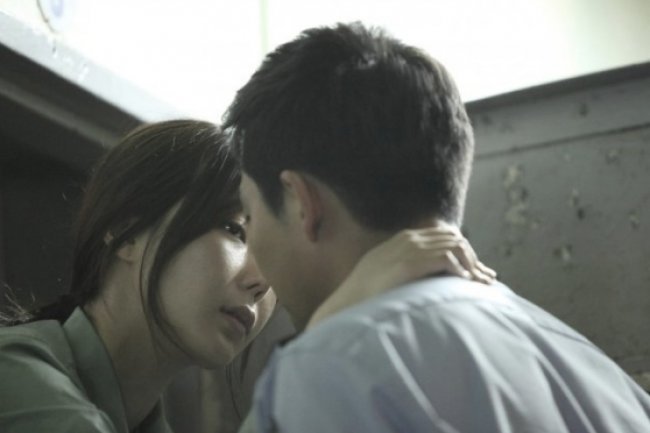 Sinopsis Film Korea Eun-Ha (2016), Ketika Sipir Penjara Naksir Tahanan Cantik
