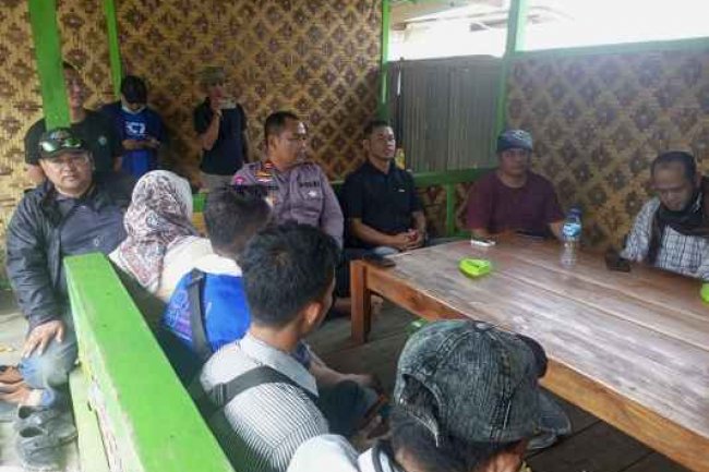 Polsek Cibeber Polres Lebak Guyub Bersama  Tokoh Masyarakat
