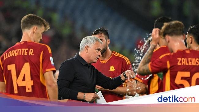 Start Roma Payah, Mourinho: Bukan Saya Problemnya