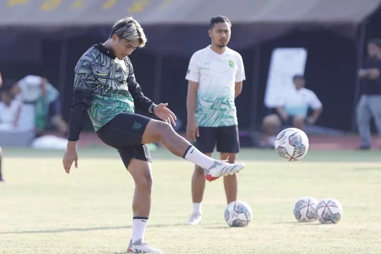 Absen 6 Laga Persebaya, Ernando Ari Siap 'Comeback' Lawan Persib