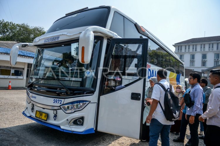 Uji coba bus pengumpan menuju Bandara Internasional Jawa Barat