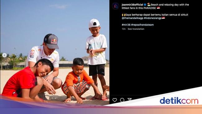 Joan Mir Nyantai Bareng Bocah Main Gundu di Pantai Mandalika, Sebut Indonesia Surga