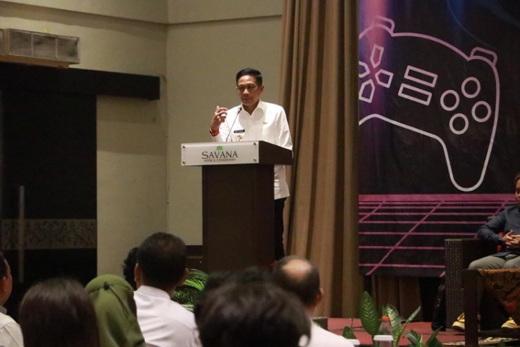 Pj Wali Kota Malang Membuka Secara Resmi Bimtek Layanan Teknologi Informasi Masyarakat