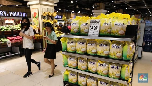 98% Warga RI Makan Beras, Harga Mahal-Bikin Miskin Tetap Beli