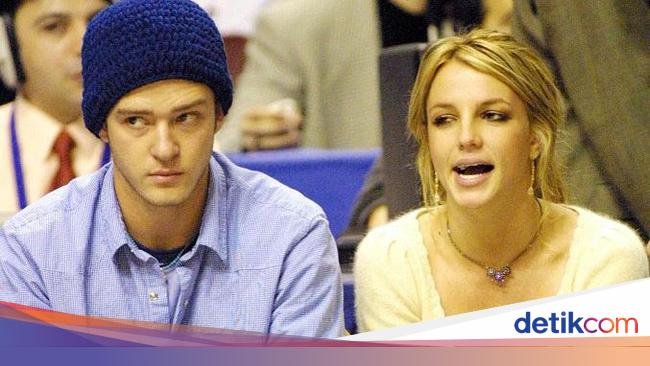 Britney Spears Diputusin Justin Timberlake Lewat SMS Setelah Ngaku Selingkuh