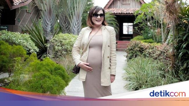 Kiki Amalia Bahagia Bukan Main dan Tak Sangka Hamil di Usia 41 Tahun