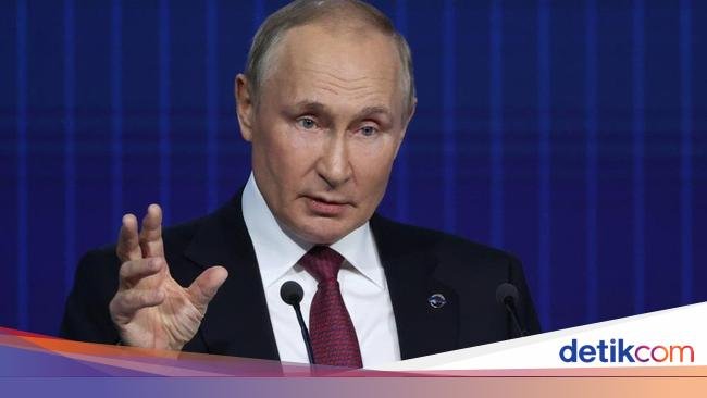 Vladimir Putin Lagi-lagi Jadi Sorotan, Kali Ini Dirumorkan Kena Serangan Jantung
