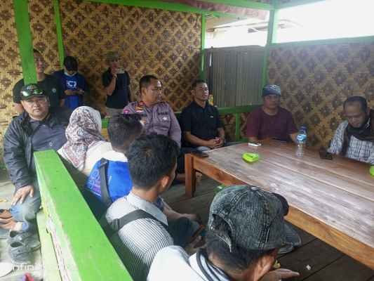 Polsek Cibeber Polres Lebak Guyub Bersama  Tokoh Masyarakat