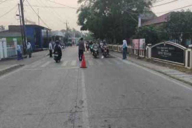 Anggota Polsek Tirtayasa Polres Serang Melaksanakan Gatur Pagi