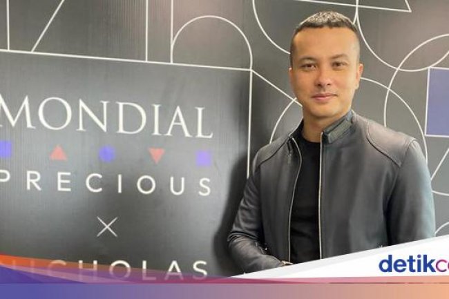 Gokil! Nicholas Saputra Diam saat Live Instagram Tembus 10 Ribu Penonton