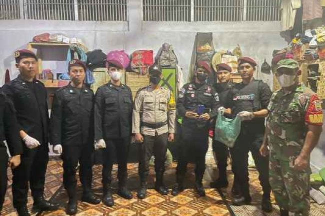 RUTAN RENGAT LAKSANAKAN PENGGELEDAHAN KAMAR HUNIAN WARGA BINAAN