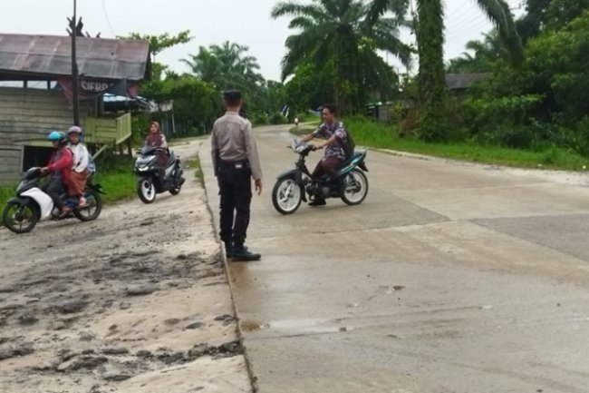 Ciptakan Kamseltibcarlantas, Polsek Sungai Sampit Laksanakan Gatur Rawan Pagi