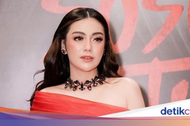 Celine Evangelista Liburan Bareng Istri 'Papa': Boleh Kali Bagi 500 Beneran