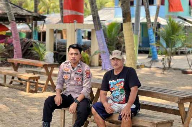 Bhabinkamtibmas  Polsek Panggarangan Polres Lebak Kunjungan Ke Ketua RW Panyaungan