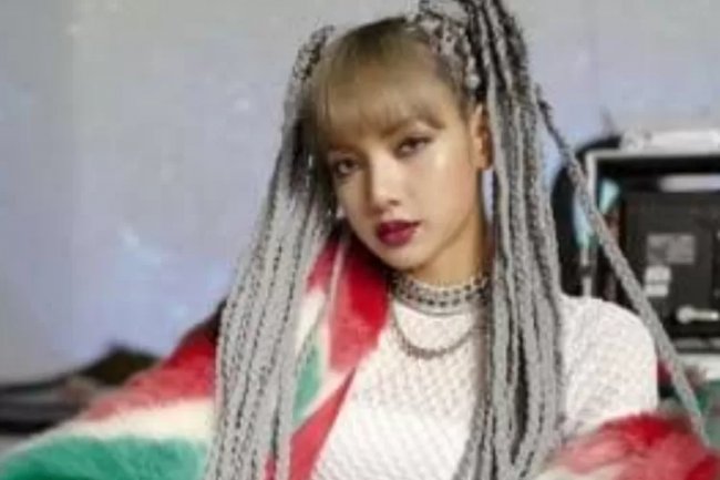 Inilah 7 Artis Internasional yang Dandanannya Mirip Barbie!"