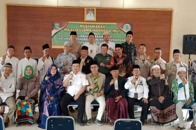 Aipda Antariksa,  Bhabhinkamtibmas Polsek Panongan Polresta Tangerang Hadiri Musyawarah MUI