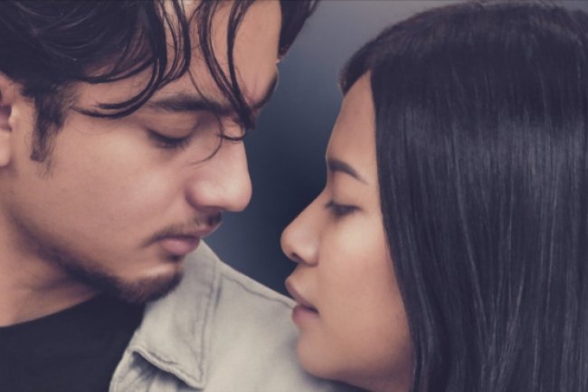 Sinopsis Film Cek Ombak (Melulu), Kenalan dari Dating Apps Malah Berujung Jadi Saudara Tiri