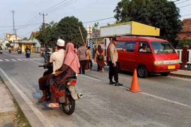 Polsek Tirtayasa Polres Serang Melaksanakan Gatur Pagi