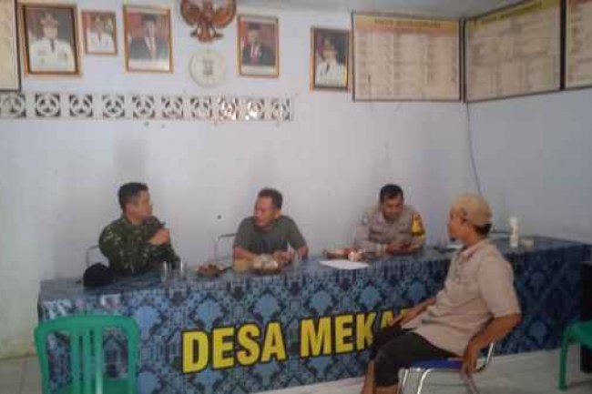 Bhabinkamtibmas Polsek Bojongmanik Polres Lebak Sambangi Perangkat Desa