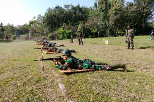 Asah Kemampuan Dengan Latihan Menembak Kodim 1002/HST