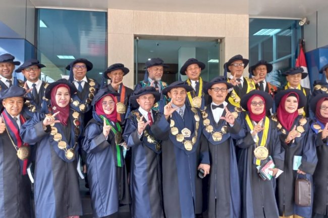 Unibos Kukuhkan 1162 Wisudawan, Rektor Harap Para Alumni Kuasai Teknologi