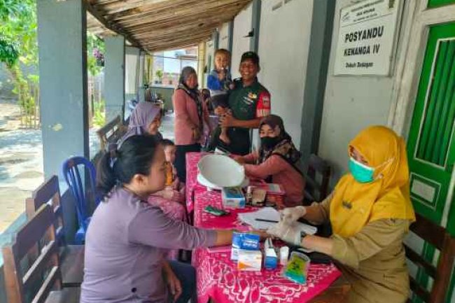 Wujudkan Balita Sehat, Babinsa Wonosari Pendampingan Posyandu Desa Binaan
